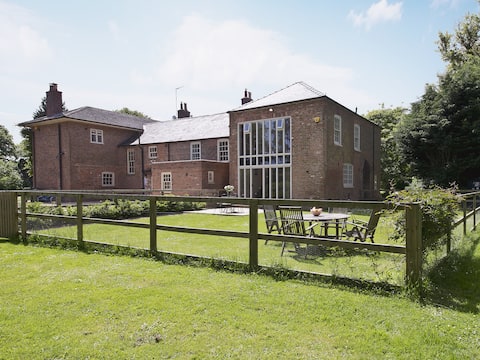 Curlew Barn