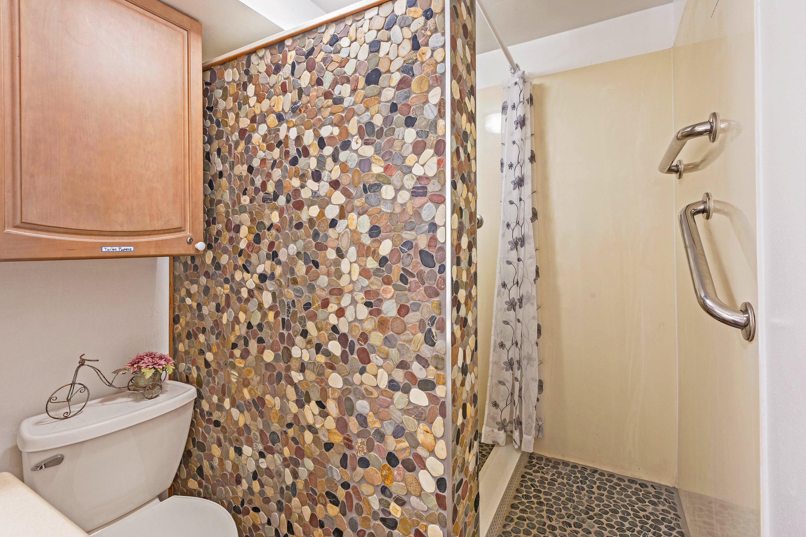 Condo in Lahaina · ★4.96 · 1 bedroom · 2 beds · 1 bath - Image 14