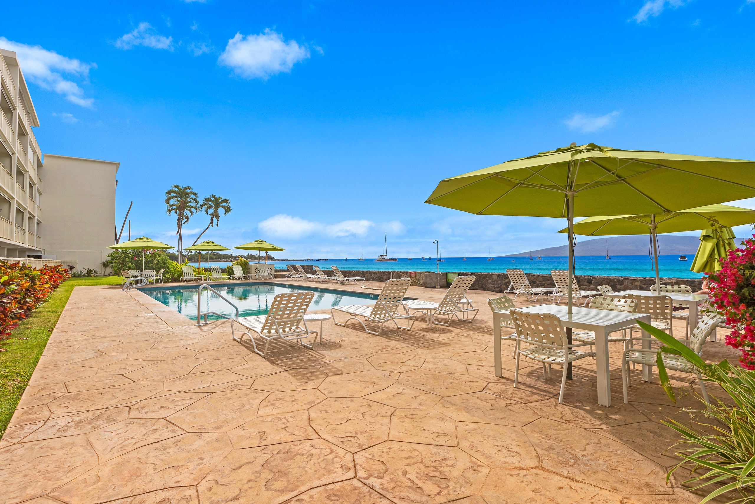 Condo in Lahaina · ★4.96 · 1 bedroom · 2 beds · 1 bath - Image 26