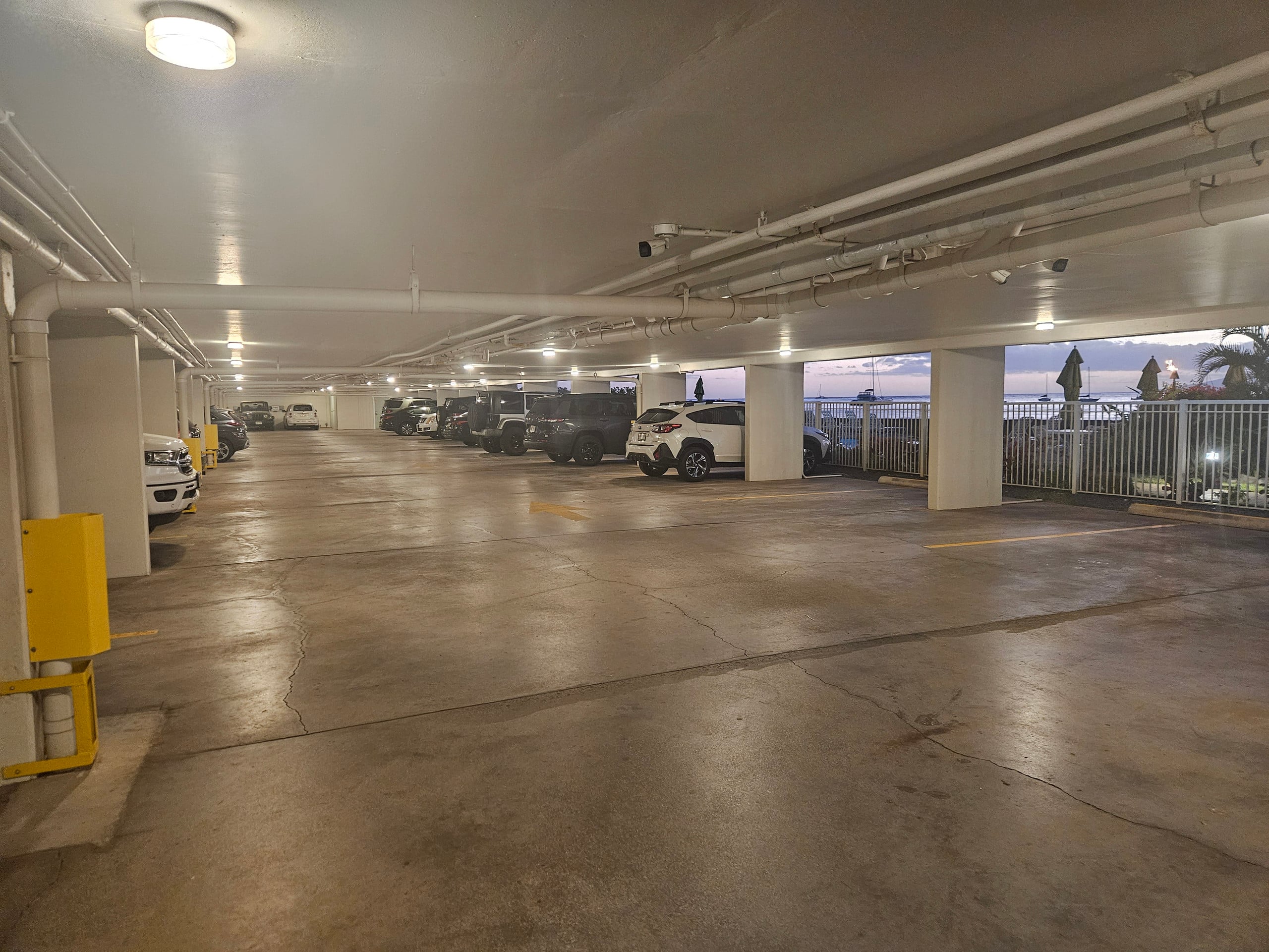 Condo in Lahaina · ★4.96 · 1 bedroom · 2 beds · 1 bath - Image 36