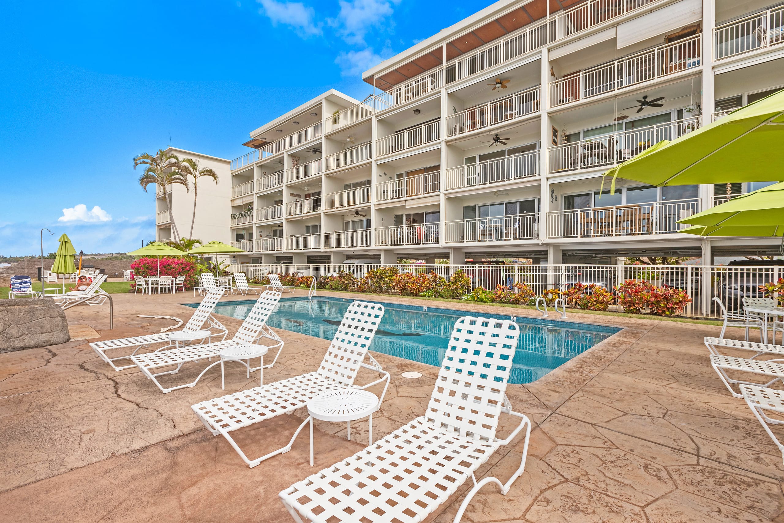 Condo in Lahaina · ★4.96 · 1 bedroom · 2 beds · 1 bath - Image 24