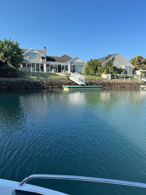 Marina Lifestyle ~  secure on waters edge !