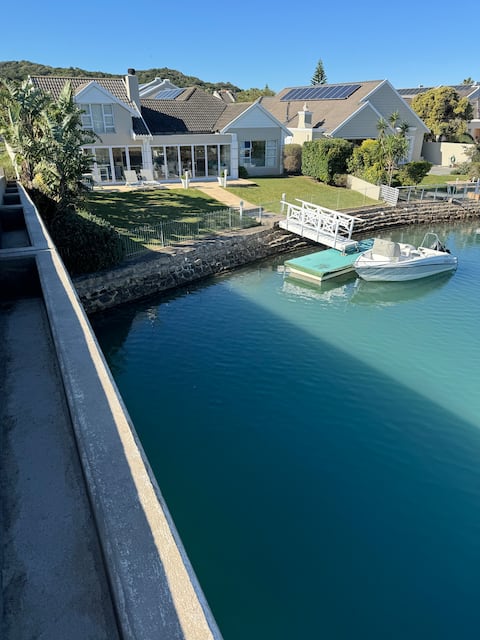 Marina Lifestyle ~  secure on waters edge !