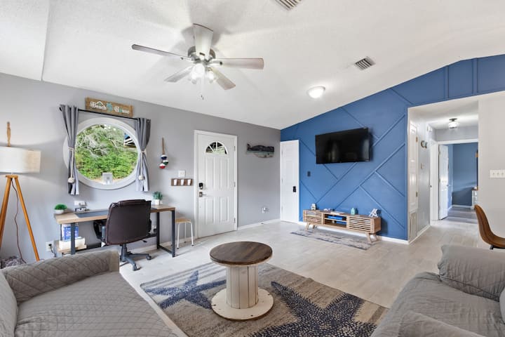 Quaint Cottage By The Bay (Porthole Paradise) - オレンジ・ビーチ, AL