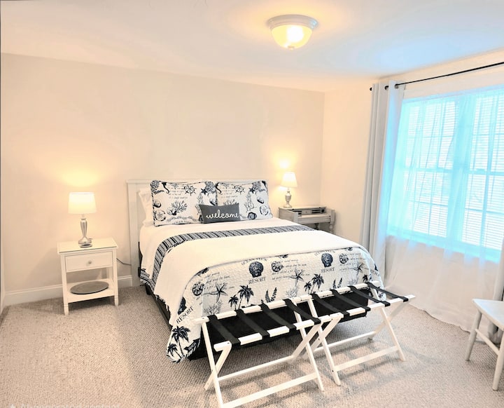 Chumba cha 2 cha kulala.
Kitanda kimoja cha Malkia.