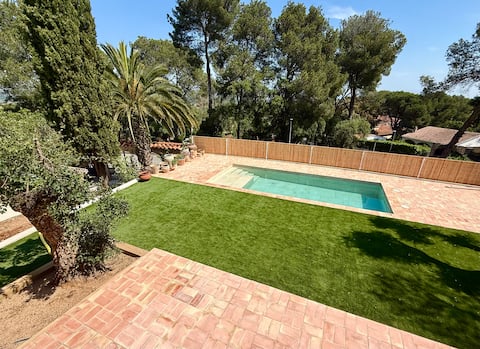 Dream house with pool, bbq and next to the beach