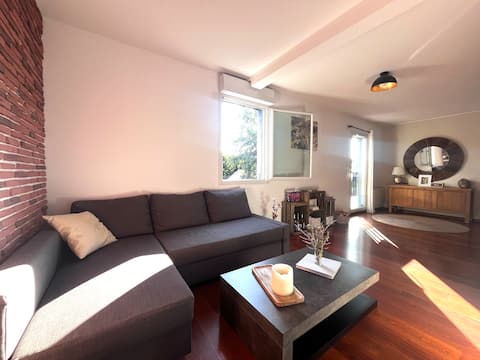 Top performing Airbnb: Nice Two Roomed Apartment - NANTES in Bellevue Chantenay Sainte Anne