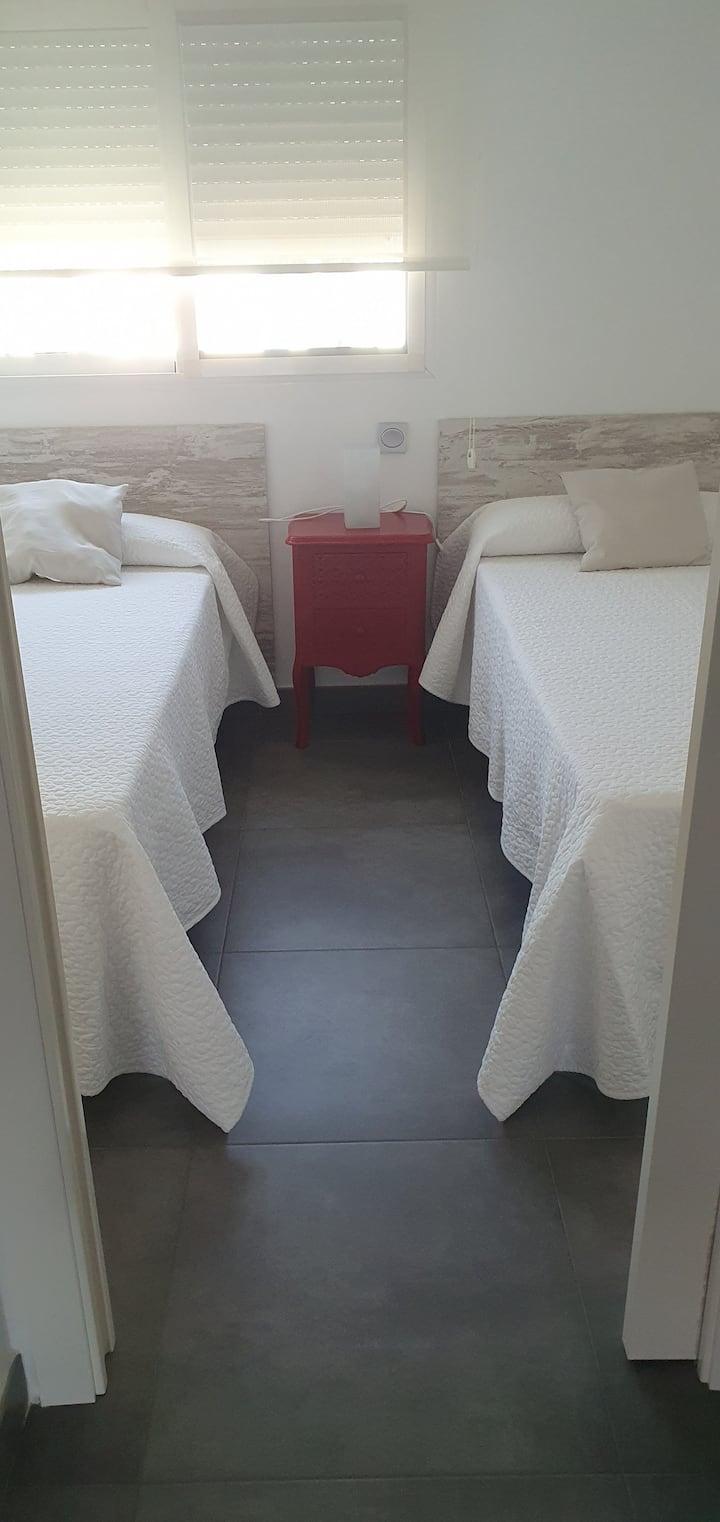 Schlafzimmer 2