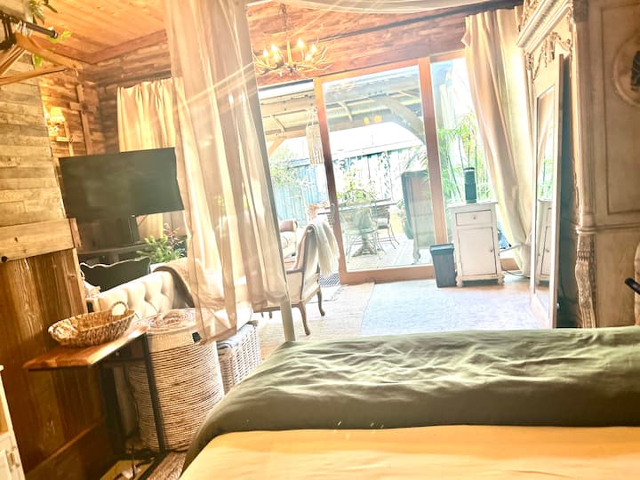 Kilátás a kertre és a pavilonra 