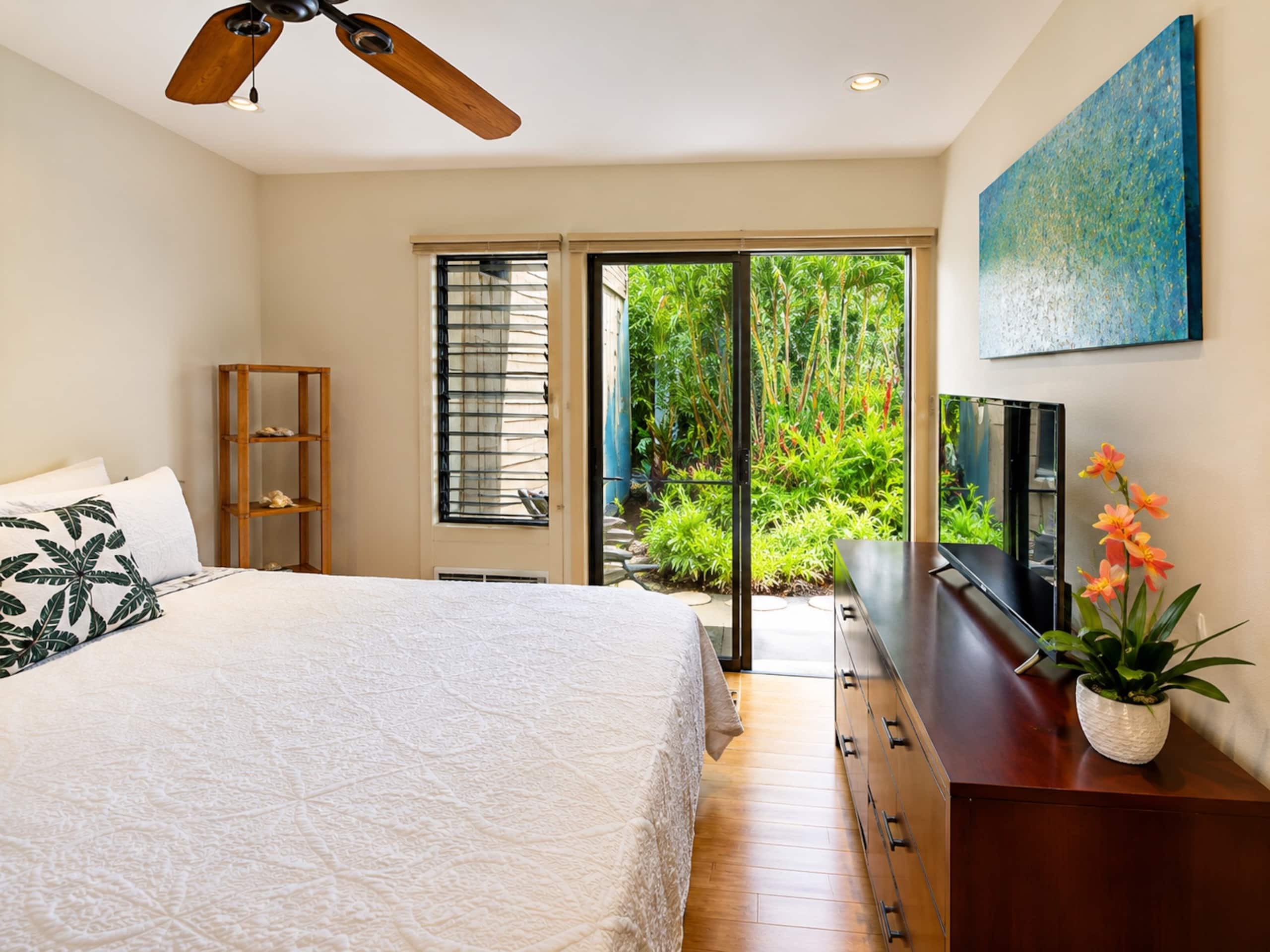 Condo in Kihei · ★4.88 · 2 bedrooms · 2 beds · 2 baths - Image 12