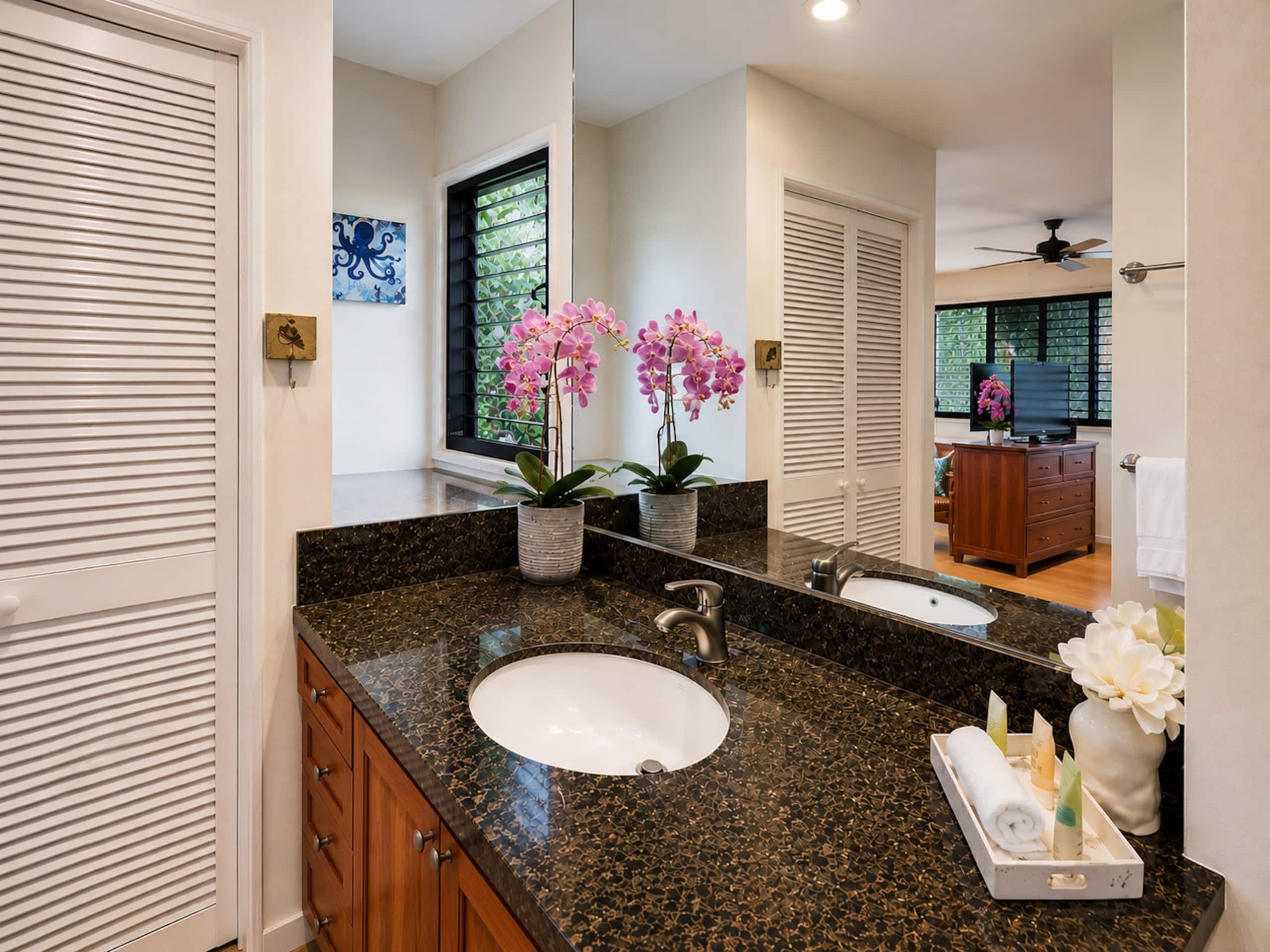 Condo in Kihei · ★4.88 · 2 bedrooms · 2 beds · 2 baths - Image 15