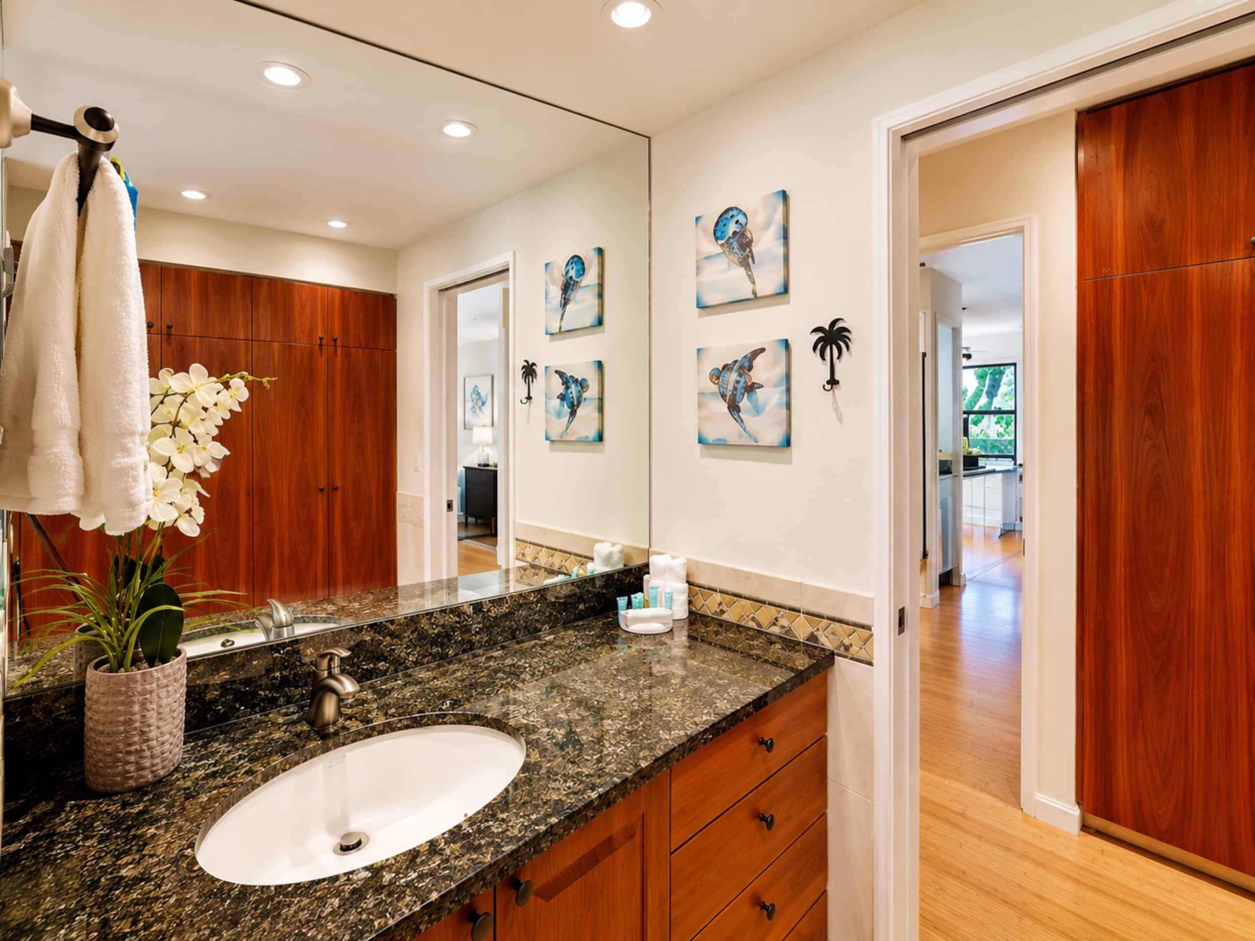 Condo in Kihei · ★4.88 · 2 bedrooms · 2 beds · 2 baths - Image 16