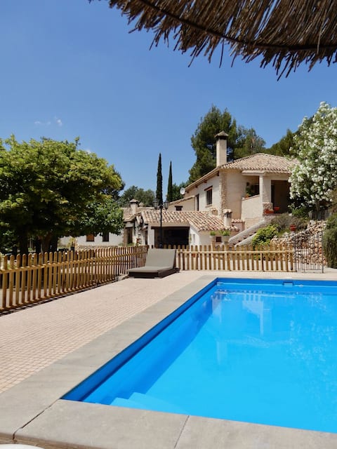 La Cova House Alcoy with family