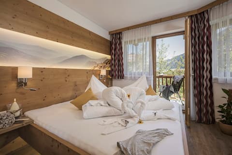 Leistungsstarkes Airbnb: Apart Central: 2BR Apartment with Balcony & View in Mayrhofen