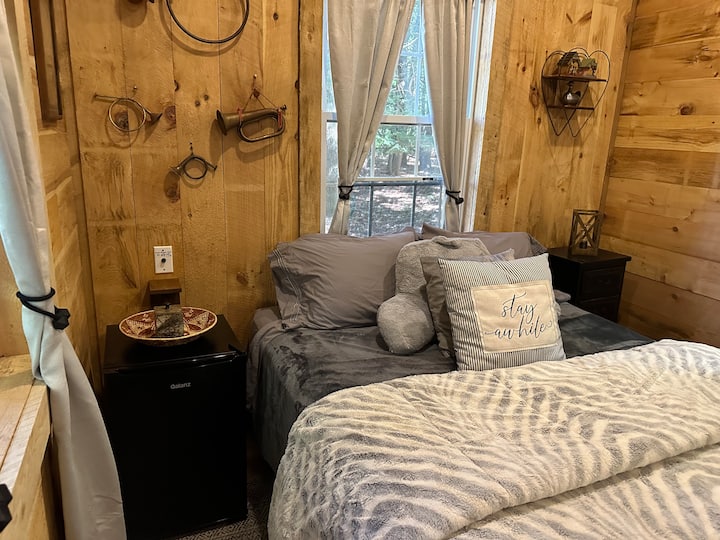 Mini fridge and keurig coffee maker 