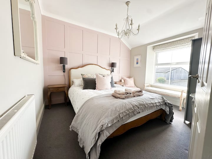 Ново легло и щори за Master 2025 