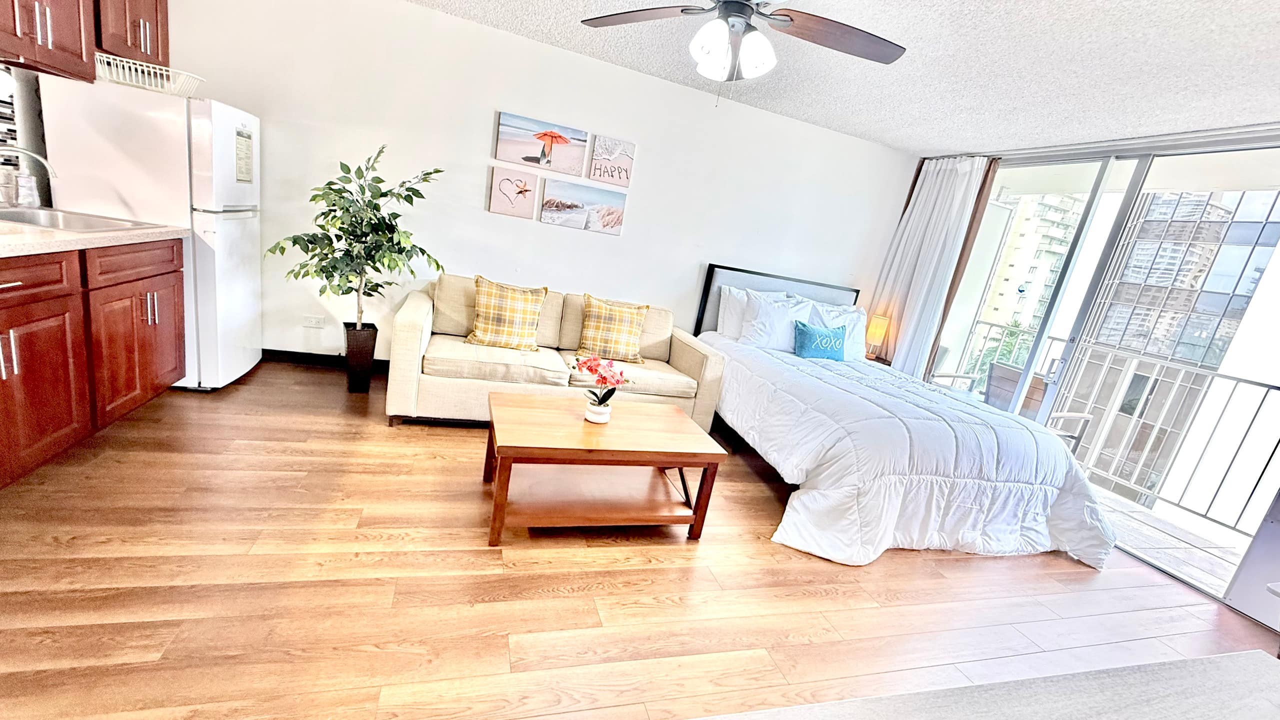 Free parking Marine Surf Comfy Central Studio - Image 4