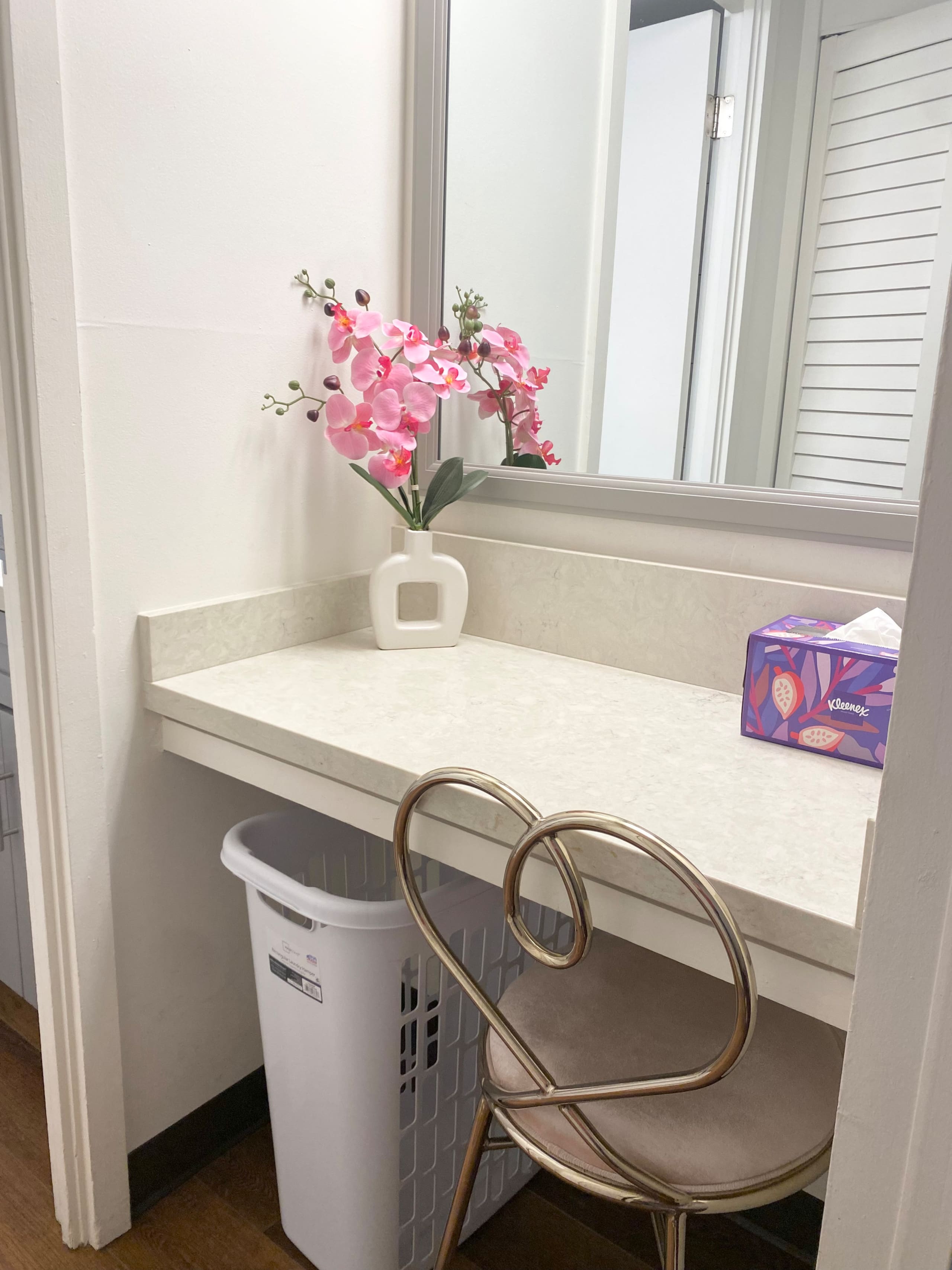 Free parking Marine Surf Comfy Central Studio - Image 16