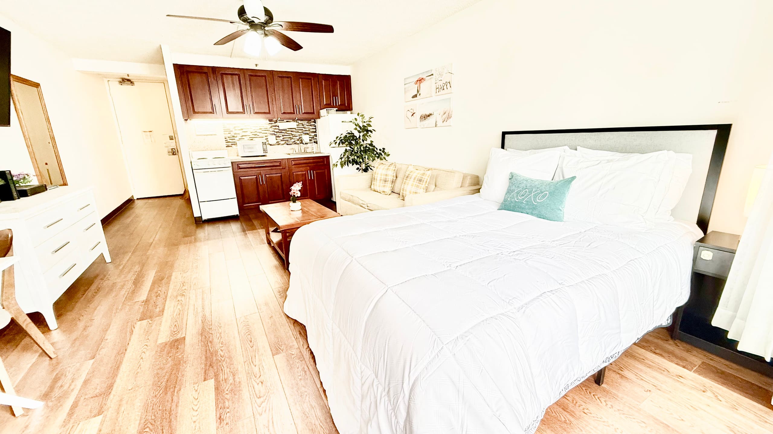 Free parking Marine Surf Comfy Central Studio - Image 3