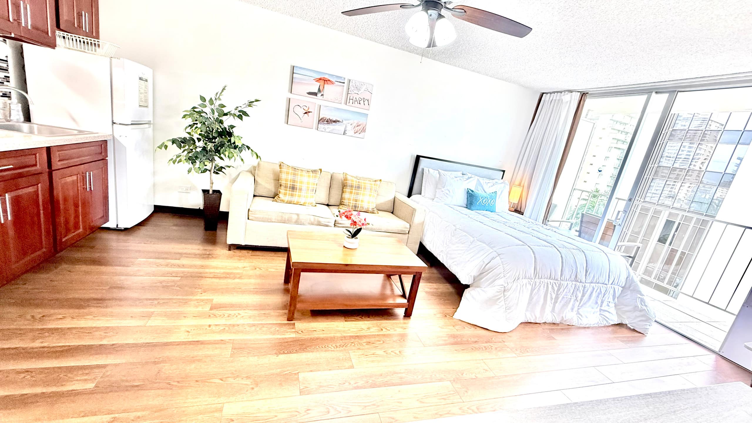 Free parking Marine Surf Comfy Central Studio - Image 2