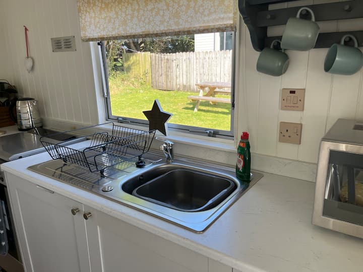 Full kitchen image 4