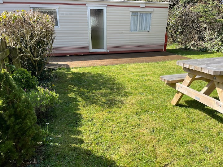 Exterior image 1