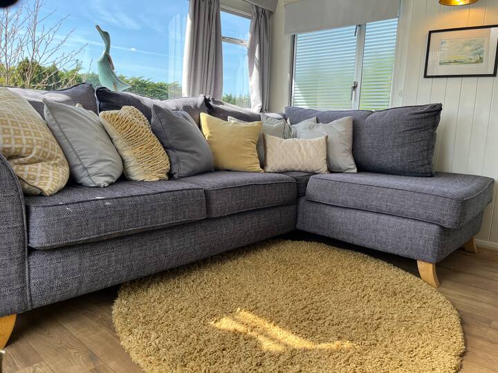 Living room image 2