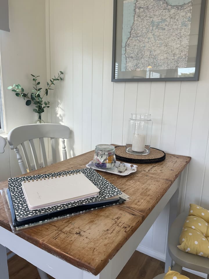 Dining area image 1