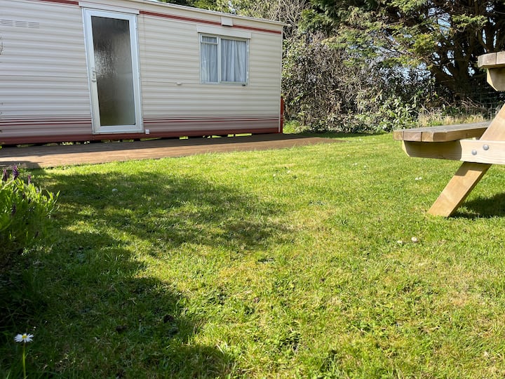 Exterior image 3