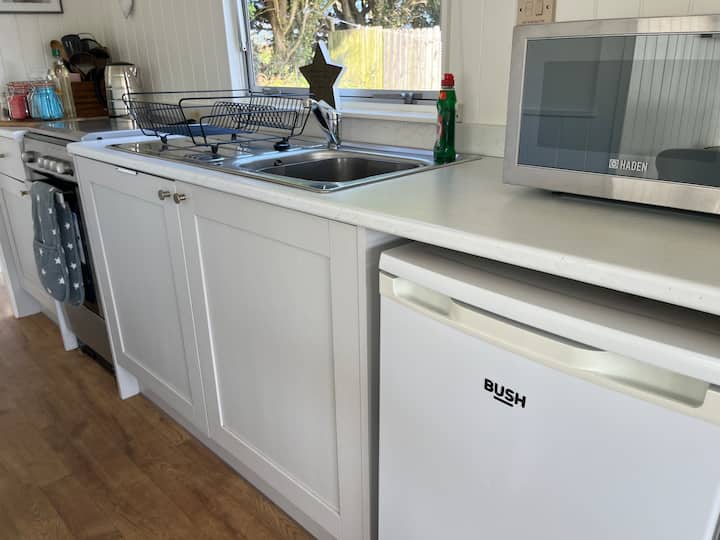 Full kitchen image 6
