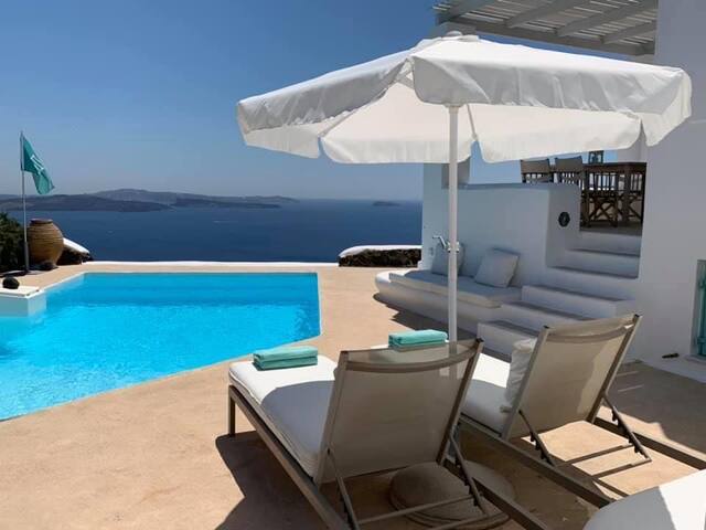 Villa Polaris Oia with Volcano view, Pool &Parking gallery image 4