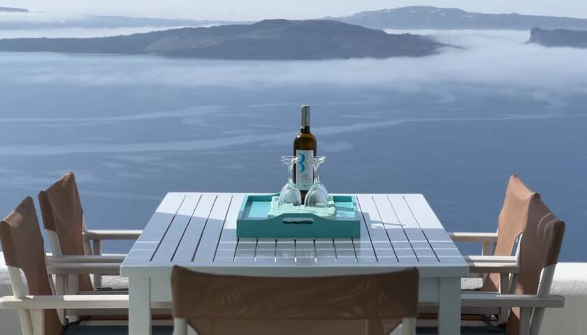 Villa Polaris Oia with Volcano view, Pool &Parking gallery image 5