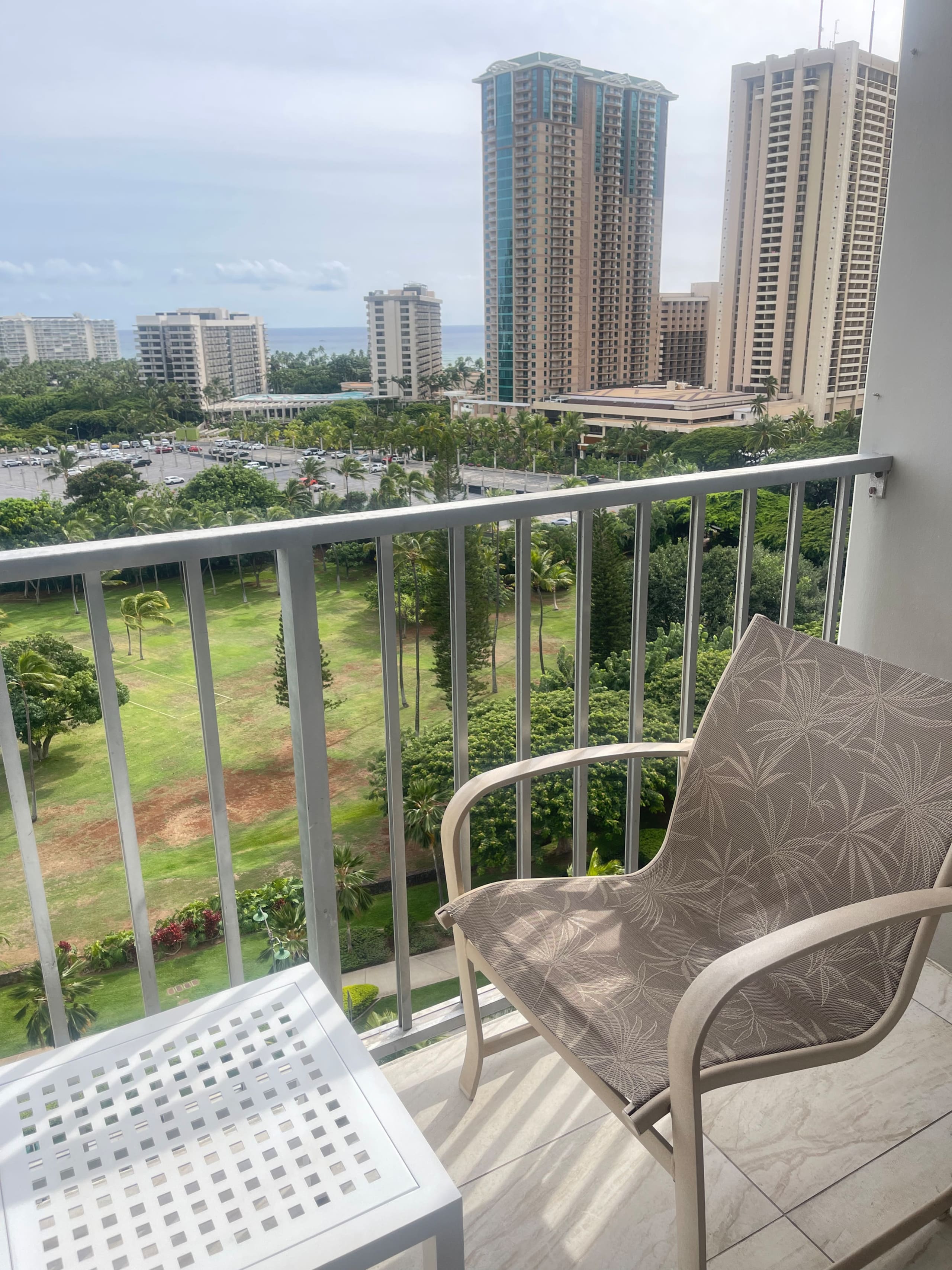 Condo in Honolulu · ★4.91 · Studio · 1 bed · 1 bath - Image 17