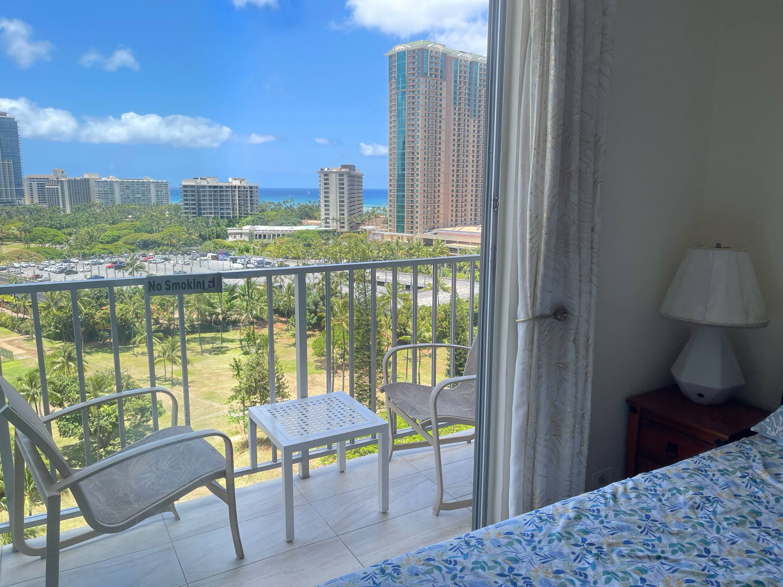 Condo in Honolulu · ★4.91 · Studio · 1 bed · 1 bath - Image 37
