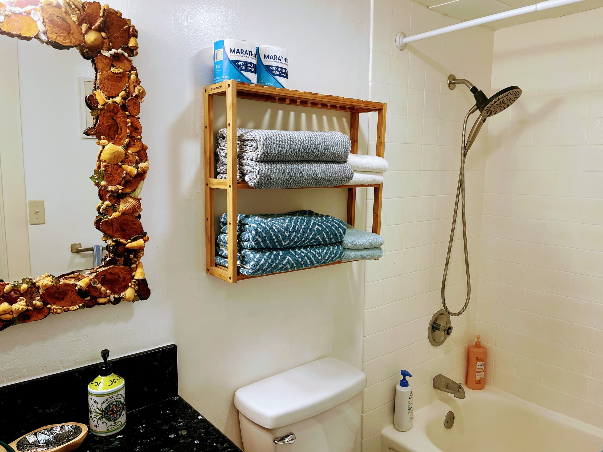 Condo in Honolulu · ★4.91 · Studio · 1 bed · 1 bath - Image 12