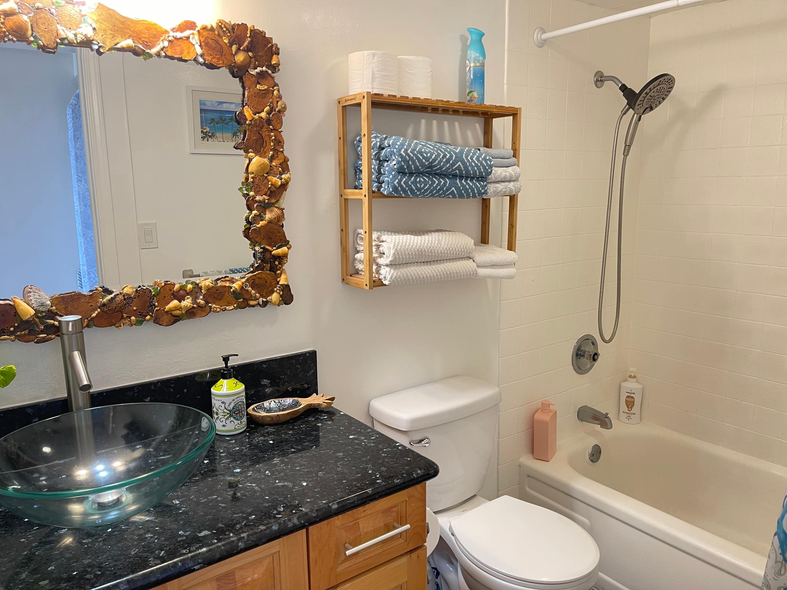 Condo in Honolulu · ★4.91 · Studio · 1 bed · 1 bath - Image 40