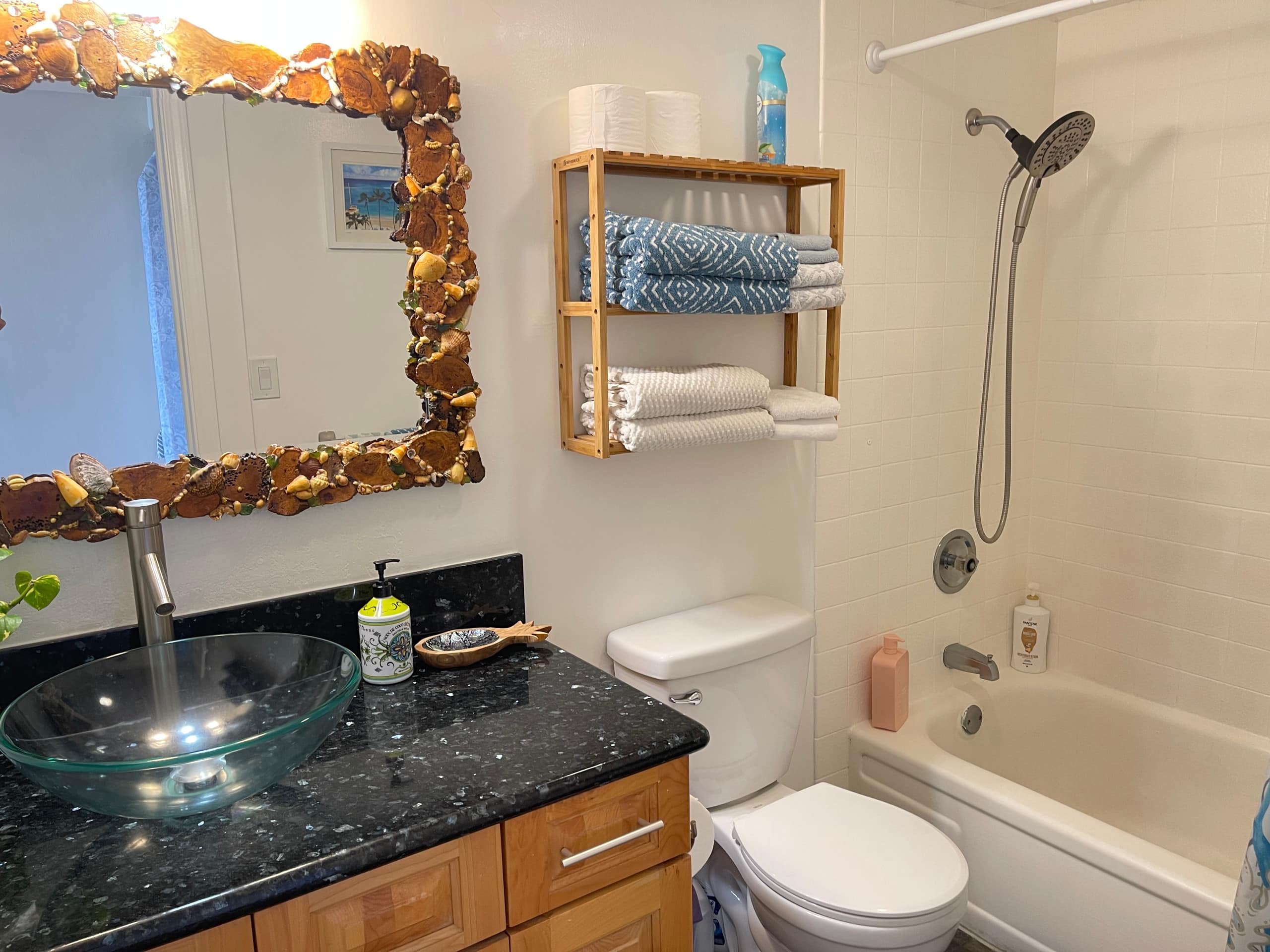 Condo in Honolulu · ★4.91 · Studio · 1 bed · 1 bath - Image 13