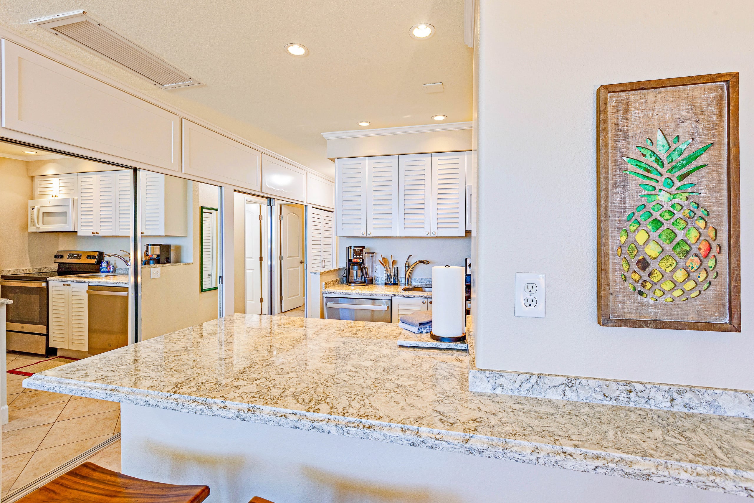 Condo in Lahaina · ★4.9 · 1 bedroom · 2 beds · 1 bath - Image 10