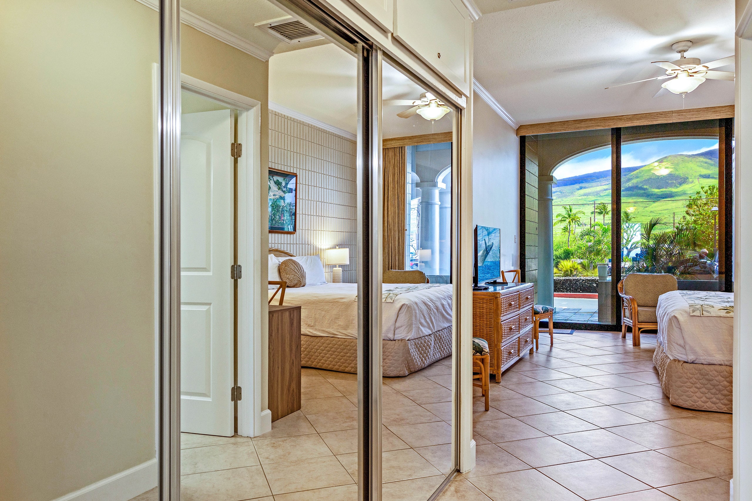 Condo in Lahaina · ★4.9 · 1 bedroom · 2 beds · 1 bath - Image 16