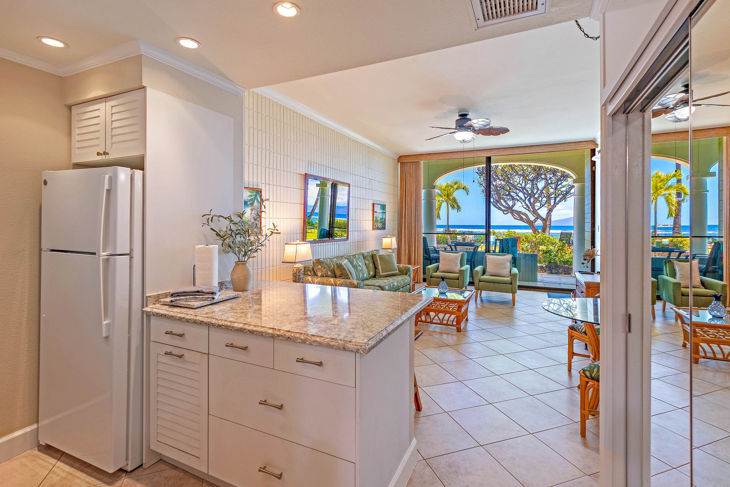 Condo in Lahaina · ★4.9 · 1 bedroom · 2 beds · 1 bath - Image 6