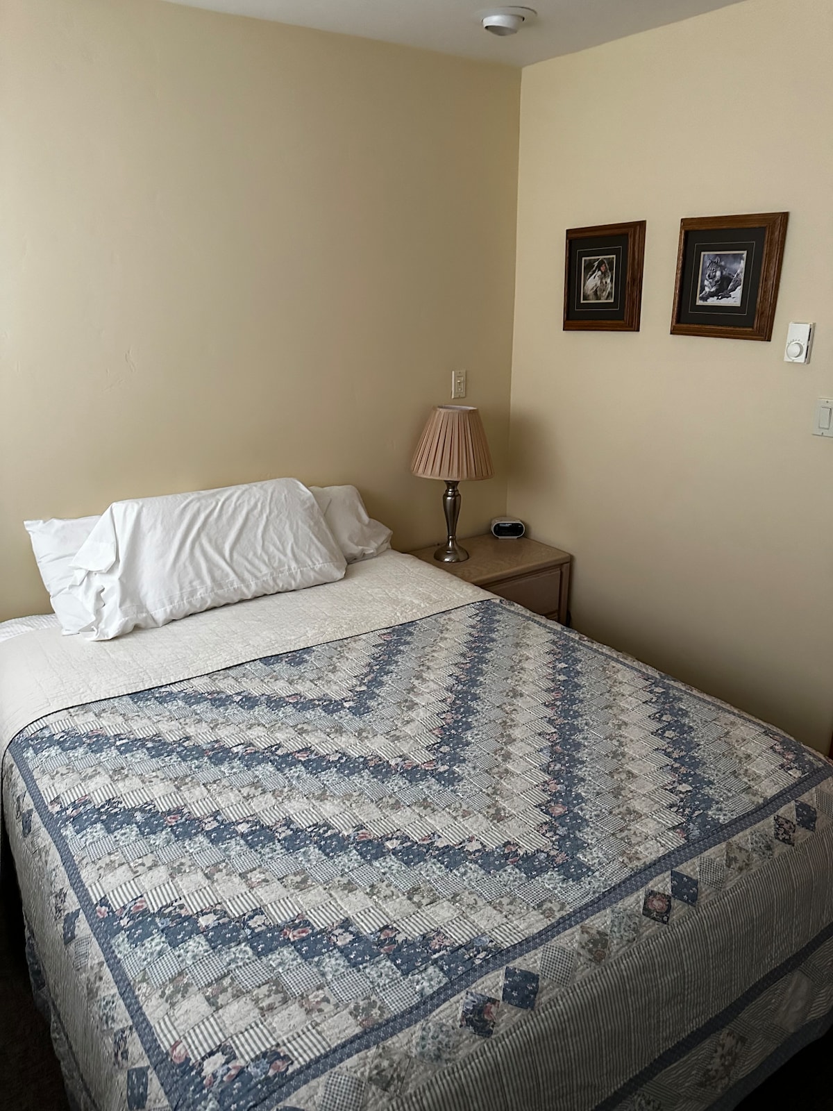 غرفة النوم 1