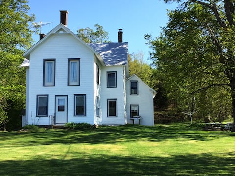 Peaceful ADK Escape - Whiteface Mtn & Lake Placid