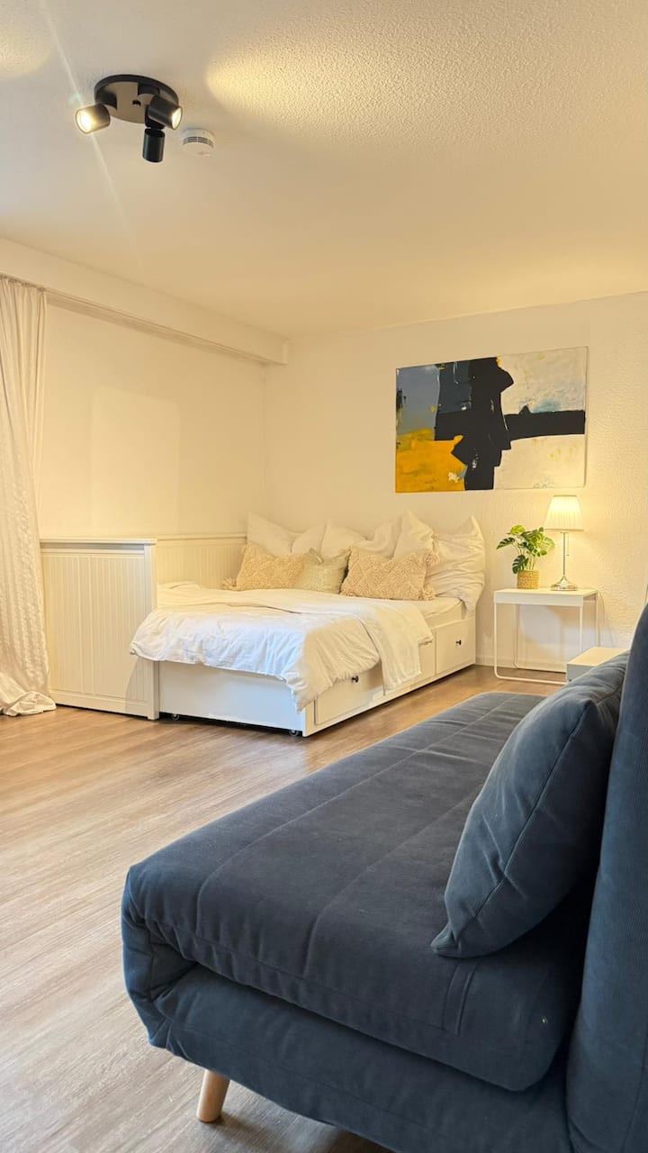 Liebevoll Eingerichtete Souterrain Wohnung