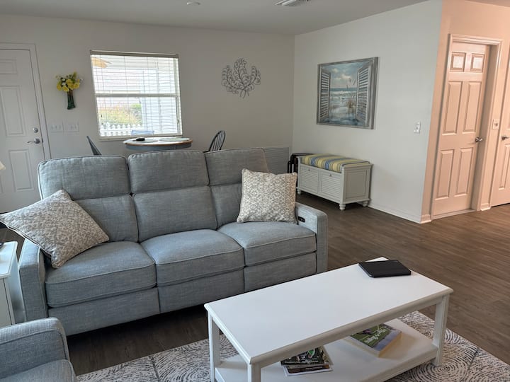 Patio Villa, Great Location, Free Gas Golf Cart! - The Villages, FL