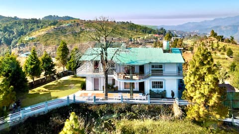 The Pine Villa: Mukteshwar | 4BHK | WiFi |Cook