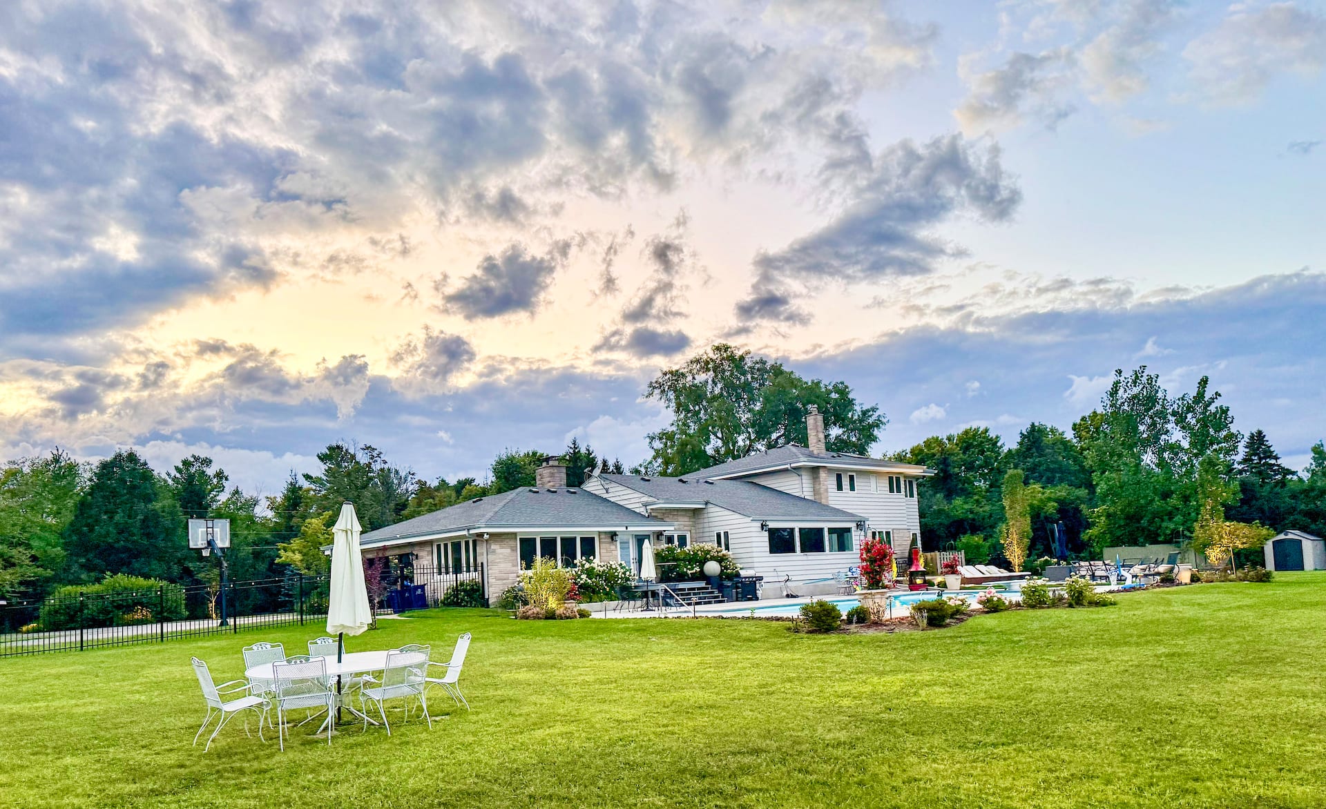 2-Acre Highland Park Retreat with Heated Pool ~ 5*