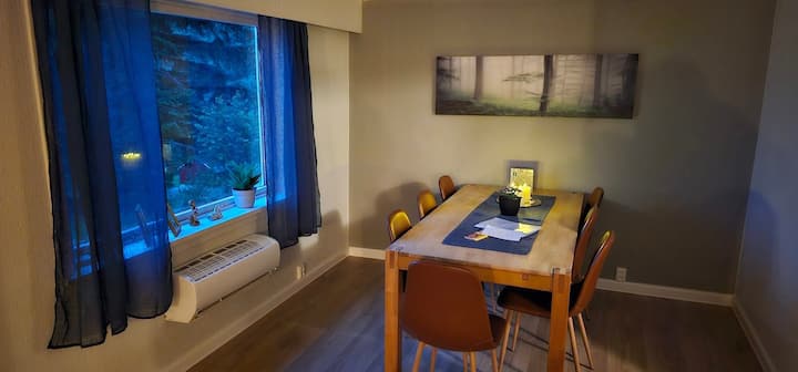 Dining area for 7 (8 if you take the table out from the wall)