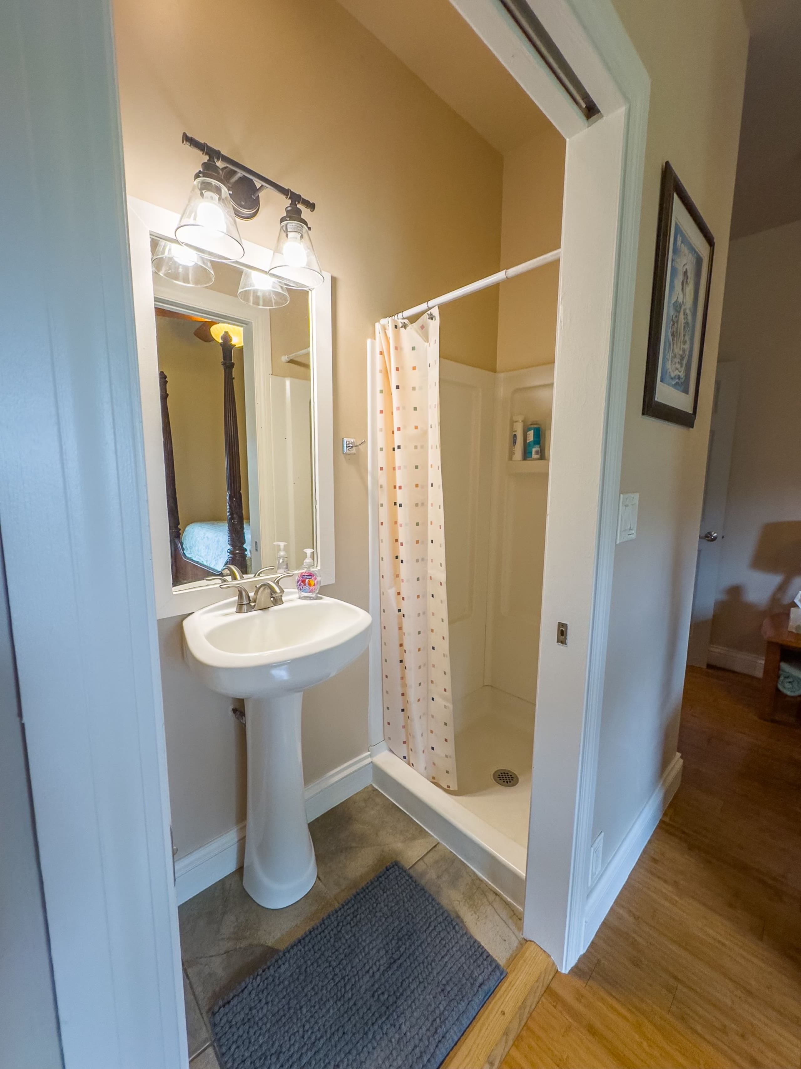 Last-Minute Deal! Central, Clean & Cozy Stay - Photo 28