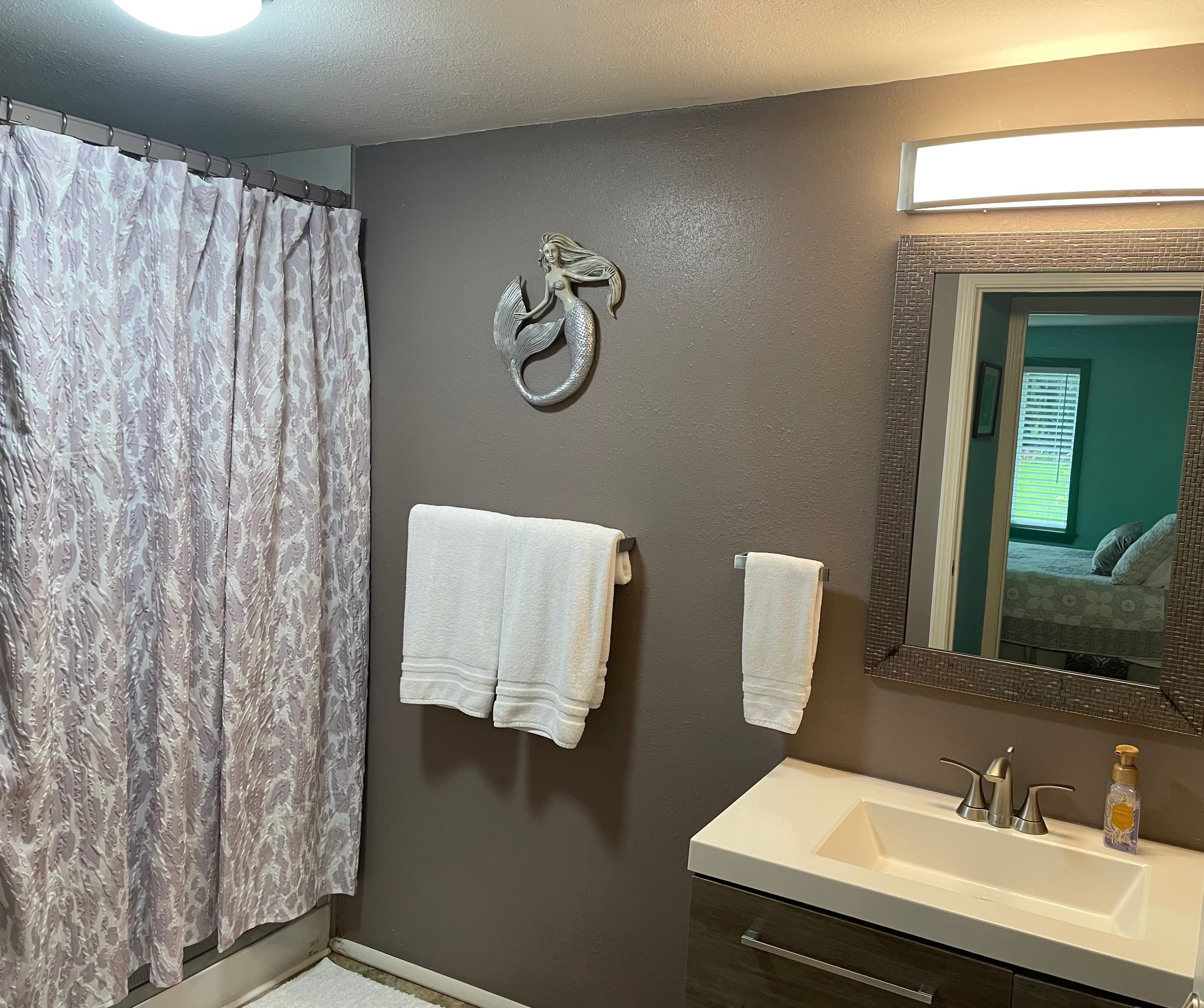 Guesthouse in Hakalau · ★4.84 · 1 bedroom · 2 beds · 1 bath - Photo 14