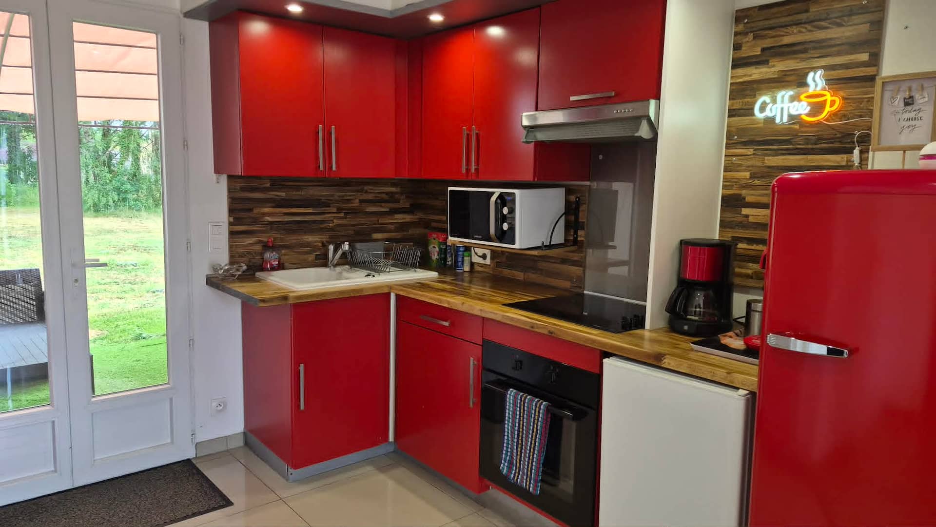 (No. 02) 2 rooms ground floor terrace for 1 to 5 people